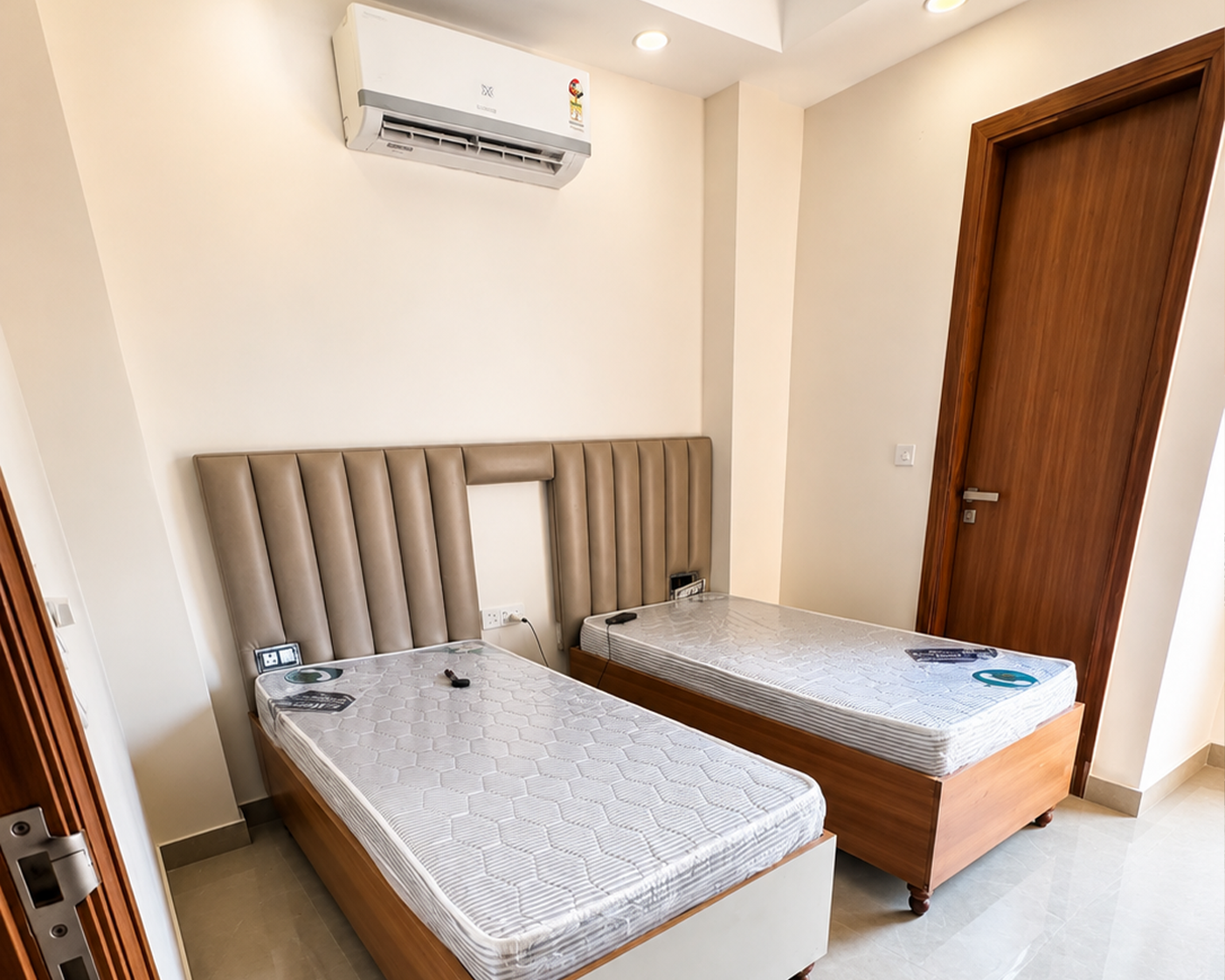 AC Rooms at Loard PG